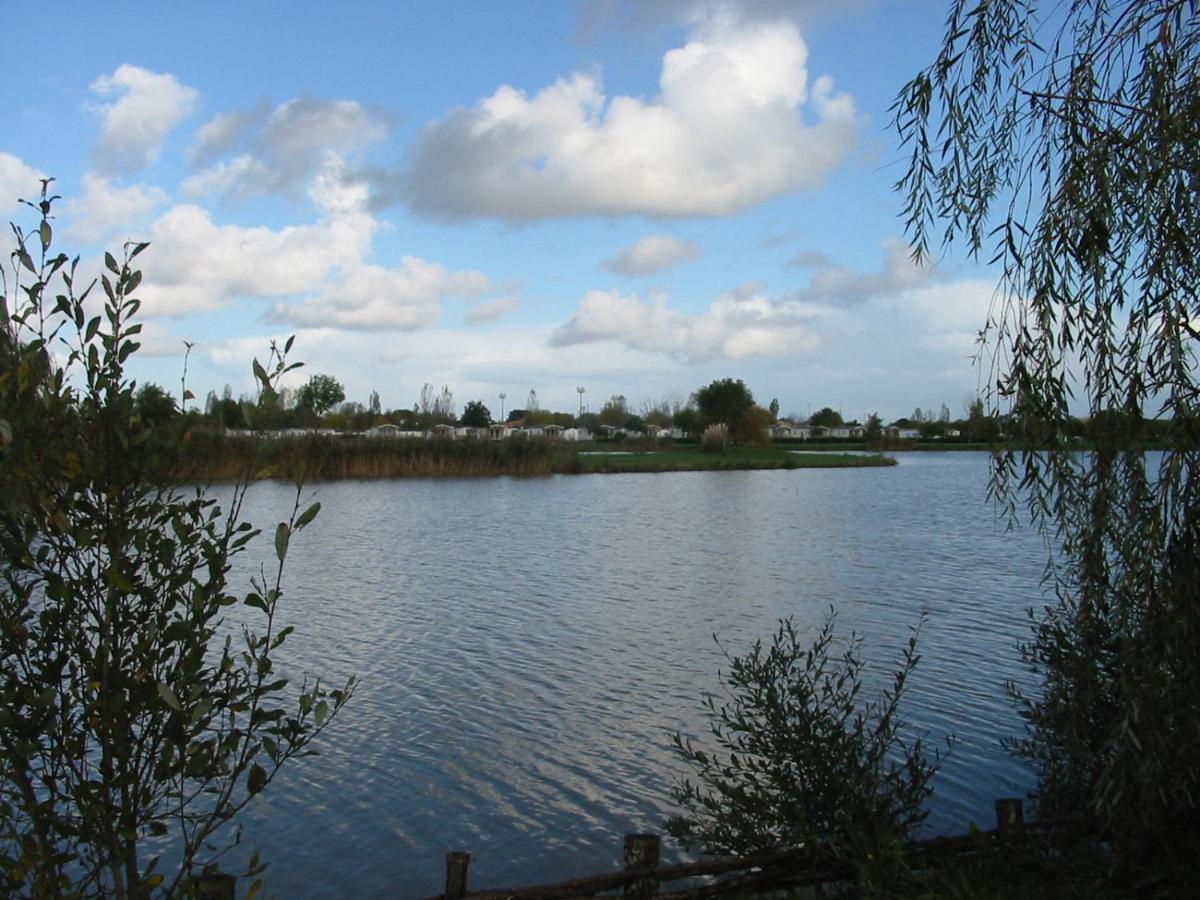 Camping Du Lac De Saujon Eksteriør billede